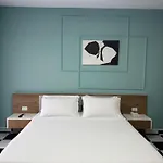 Compas Boutique Golem (Tirana)