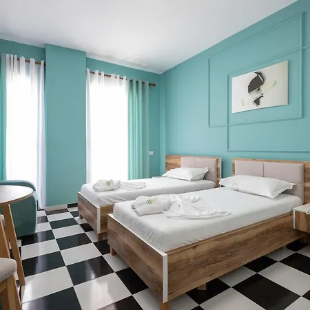 Compas Boutique Ξενοδοχείο Golem (Tirana)