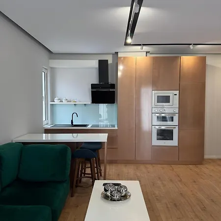 Compas Boutique Ξενοδοχείο Golem (Tirana)